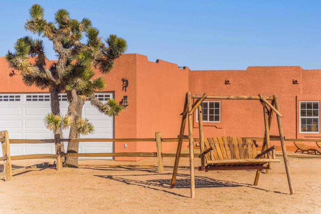 Near Pappy & Harriet'S + Rimrock Ranch W/ Hot Tub Villa Pioneertown Eksteriør bilde