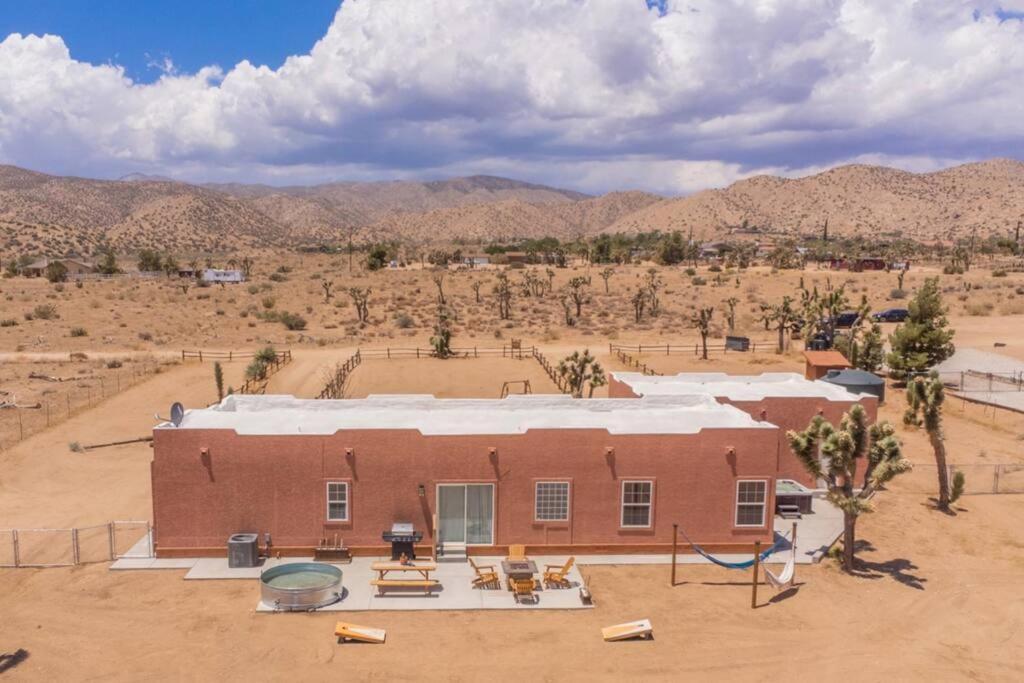 Near Pappy & Harriet'S + Rimrock Ranch W/ Hot Tub Villa Pioneertown Eksteriør bilde