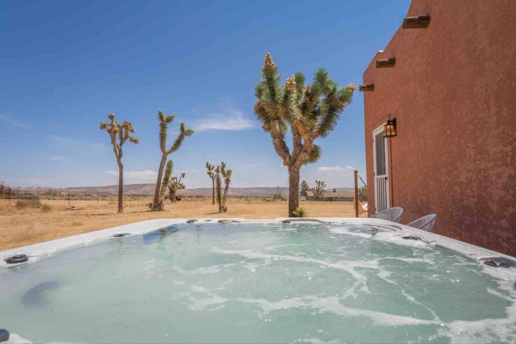 Near Pappy & Harriet'S + Rimrock Ranch W/ Hot Tub Villa Pioneertown Eksteriør bilde
