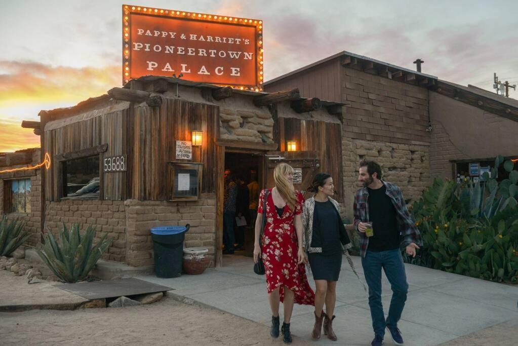 Near Pappy & Harriet'S + Rimrock Ranch W/ Hot Tub Villa Pioneertown Eksteriør bilde