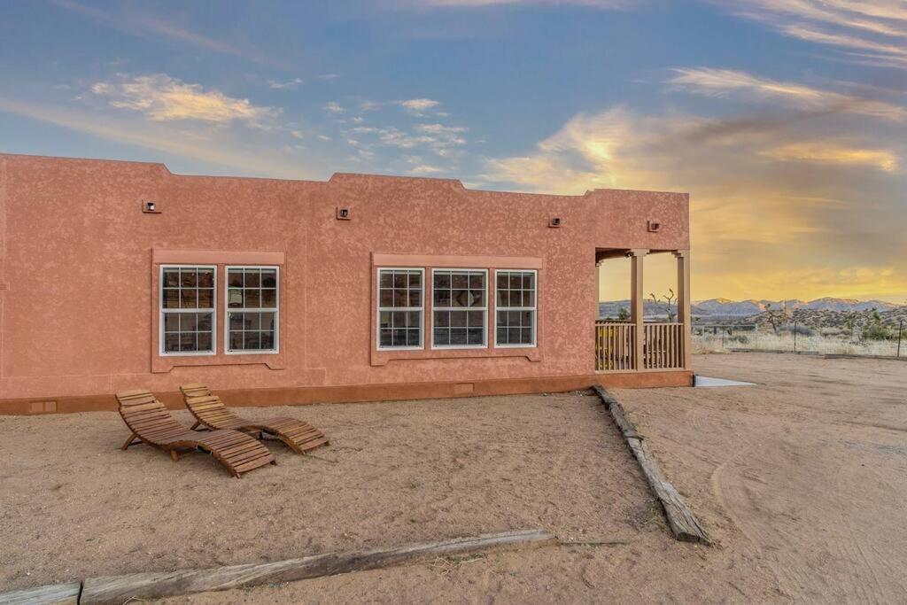 Near Pappy & Harriet'S + Rimrock Ranch W/ Hot Tub Villa Pioneertown Eksteriør bilde